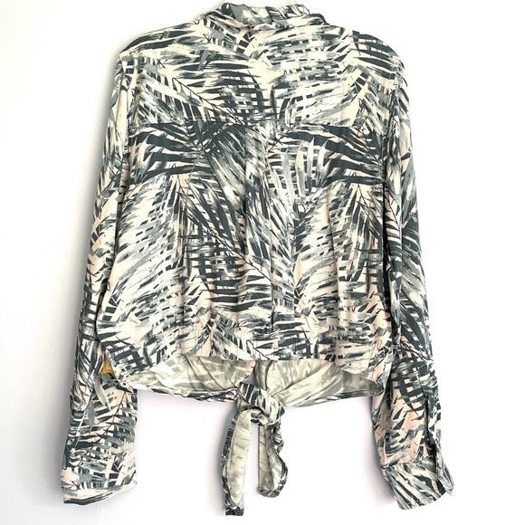 NEW Lole Crystal Pink Jungle Palm Sasha Button Down Shirt US M - Picture 3 of 10